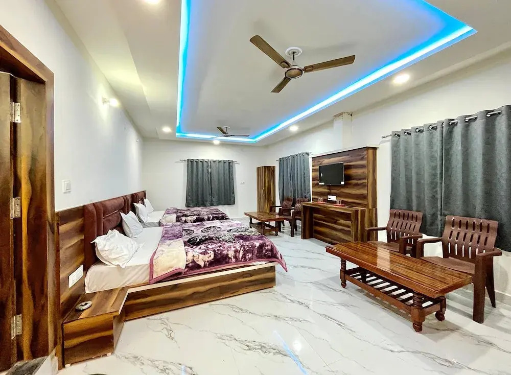 Manya Palace