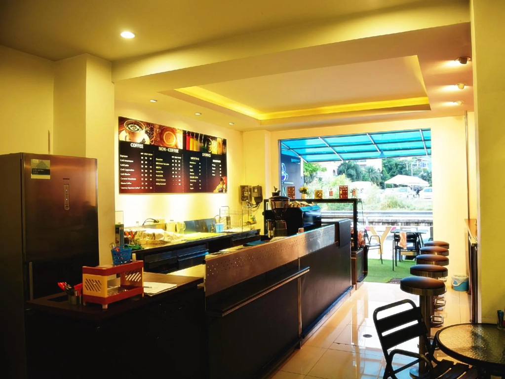 Hotel The Journey Patong New