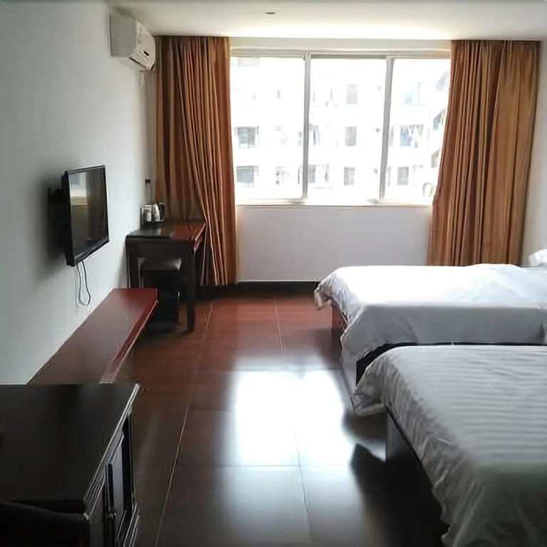 Yangchun Xinlang Business Hotel