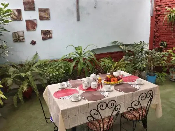 Fernandez and Friends Rooms