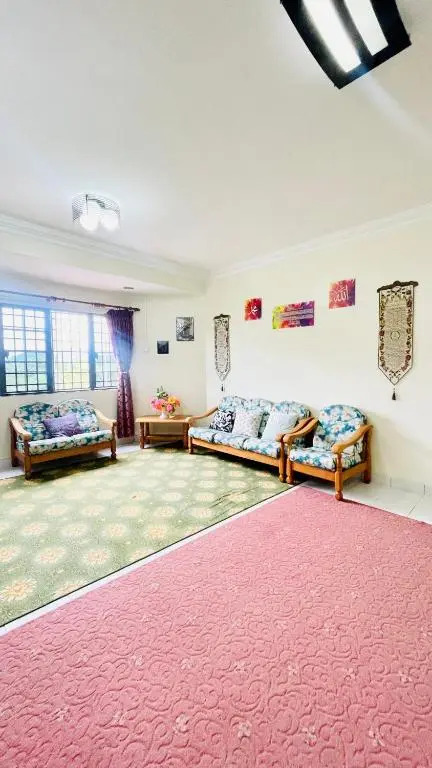 RAYYAN AL HAMD Landed MUSLIM HOMESTAY CAMERON HIGHLANDS