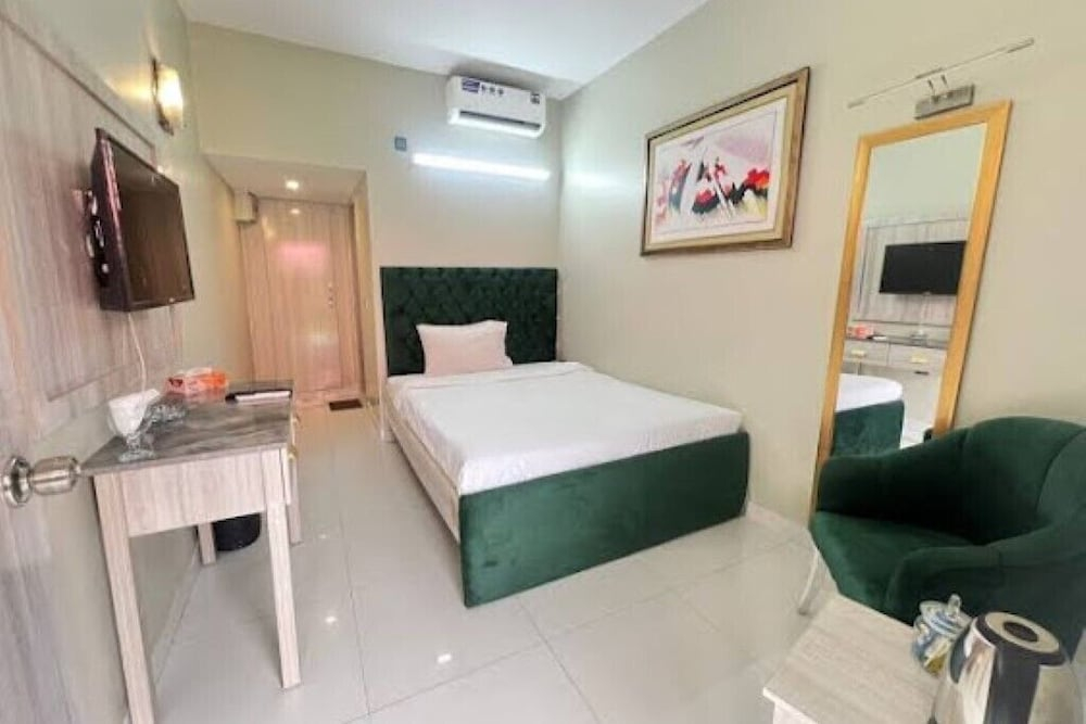 Sky Rooms Hotel