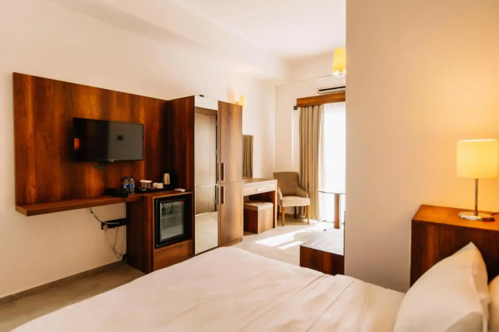 Cezar's Airport Hotel