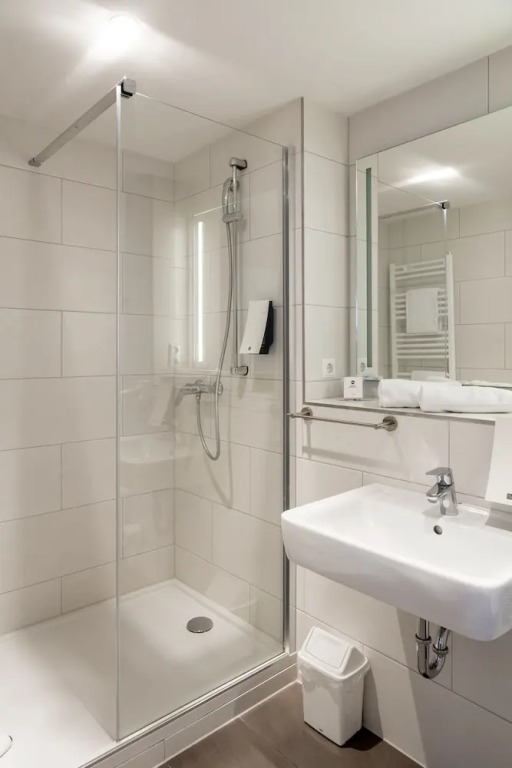 Maximilian Hotel & Apartments Weil am Rhein / Basel