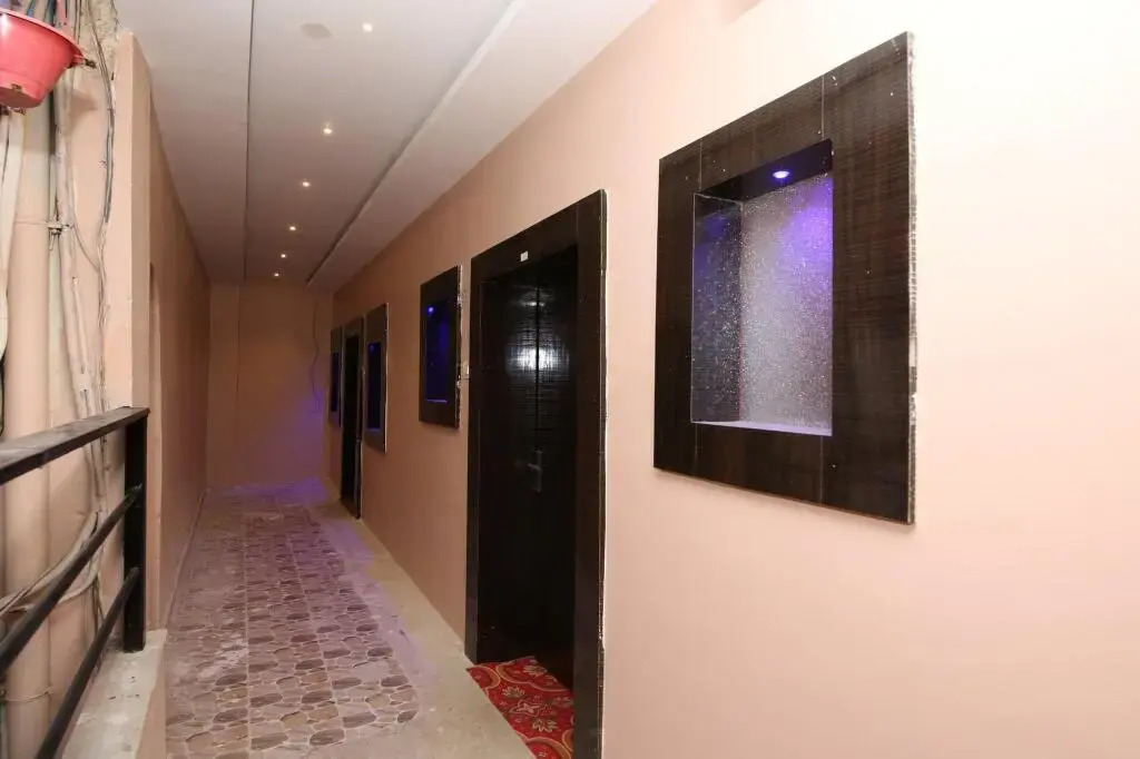 Shahi Guest House by OYO Rooms