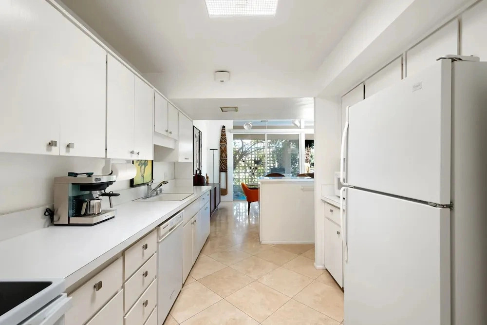 Mid-mod Krisel Getaway Walkable on El Paseo