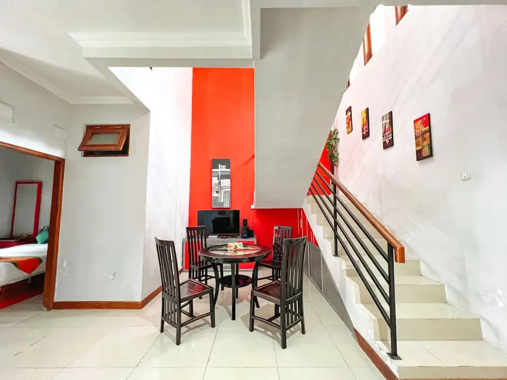 Homestay Syariah Ambarukmo Plaza by Simply Homy