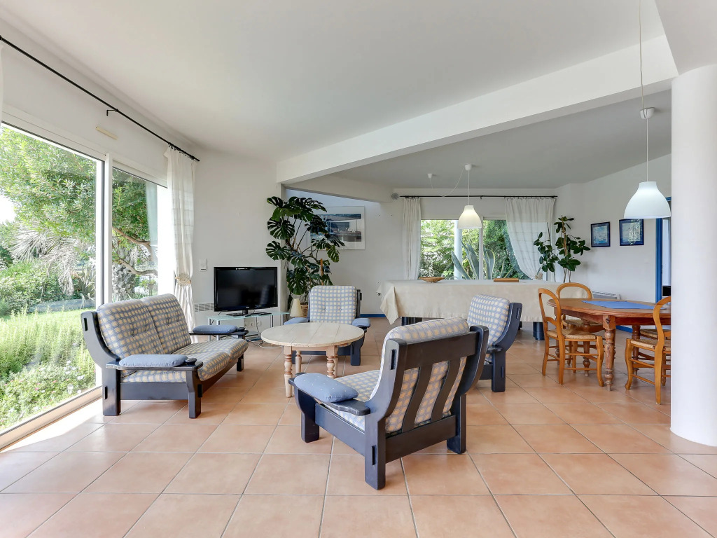 Holiday Home Les Pinasses by Interhome