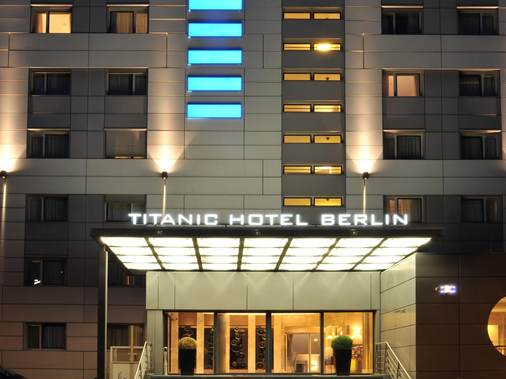 TITANIC Comfort Mitte