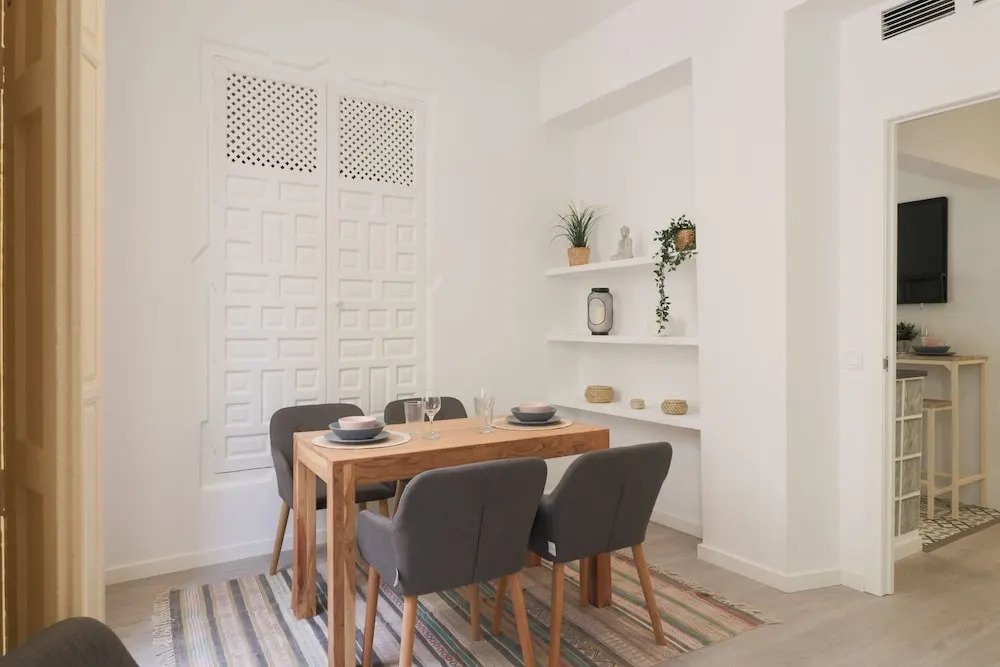 Trendy Two Bedrooms In Ollerias