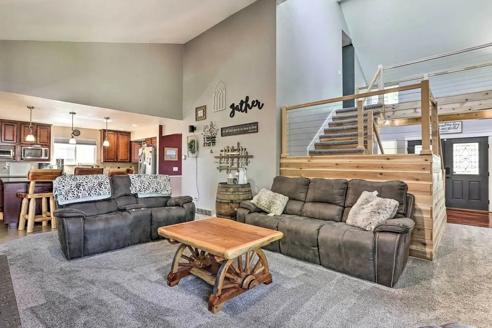 12 Mi to Dtwn Denver: Littleton Family Home!