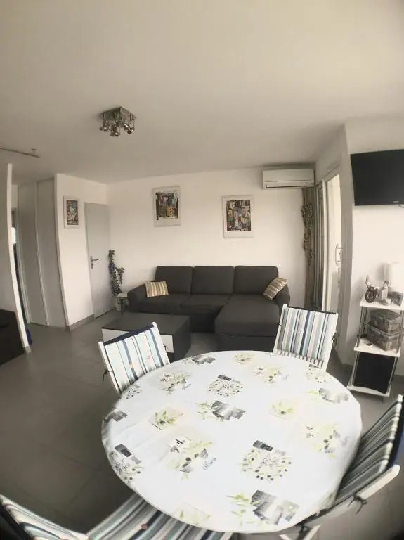 AS18656 - Grand studio vue mer, direct sur plage avec parking privé