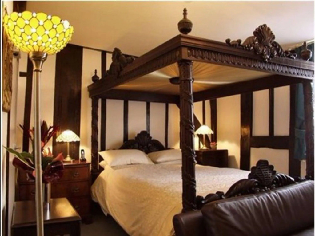 The Sun Hotel