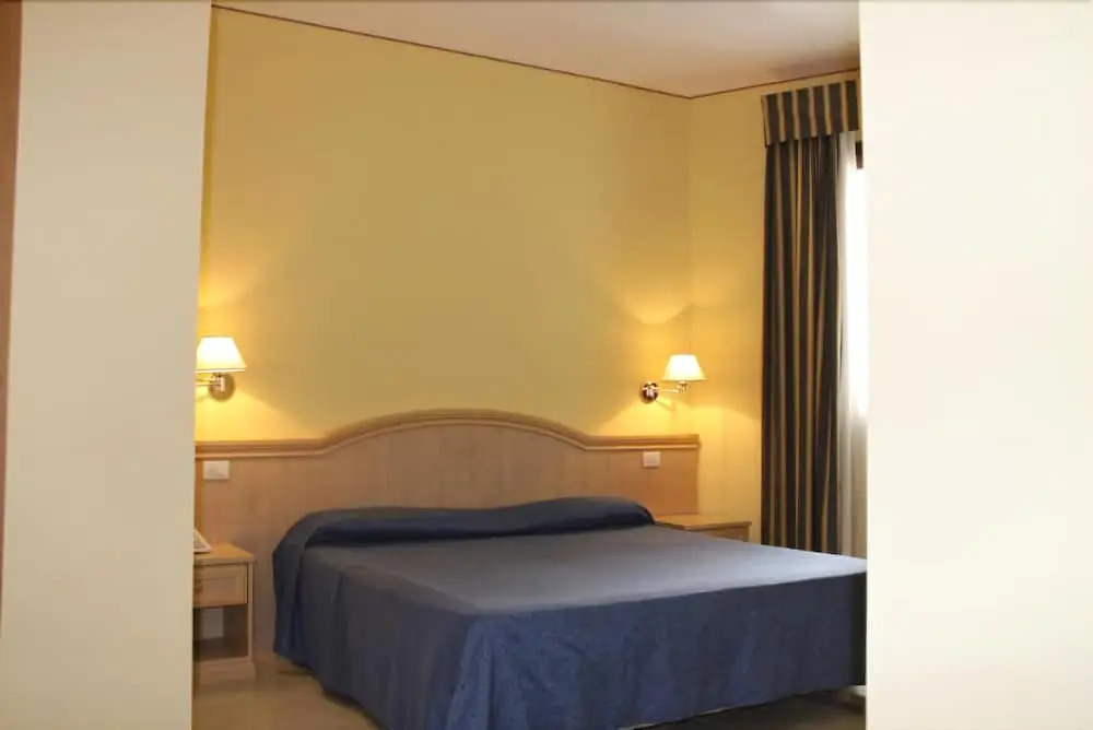 Yacht Marina Hotel