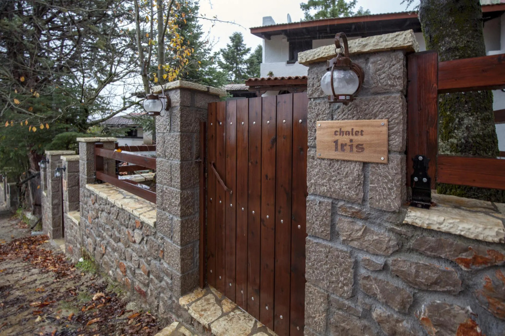 Dandy On The Hill Agoriani | Chalet Iris | Up to 6 people