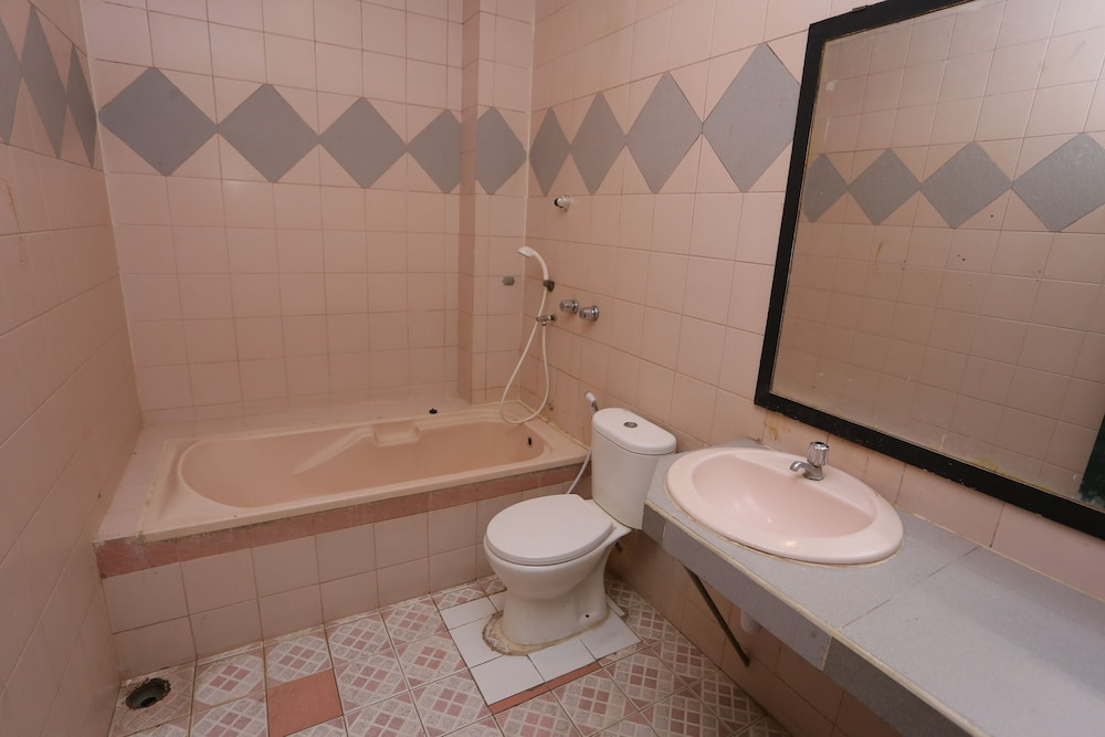 Collection O 92739 Hotel Pintu Besar Near Pancoran ChinaTown Point