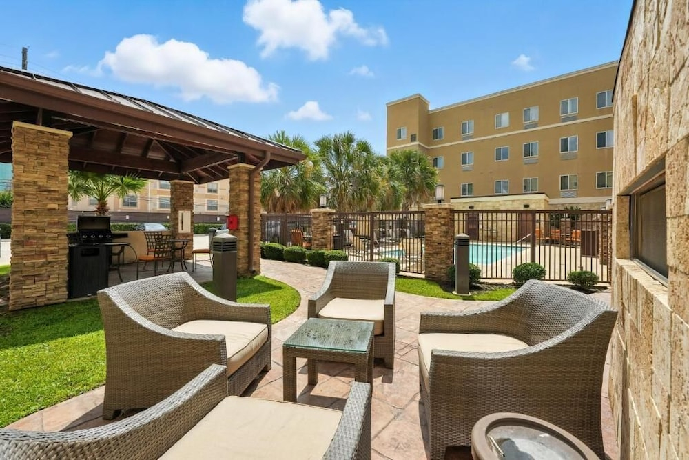 Relux at Westchase