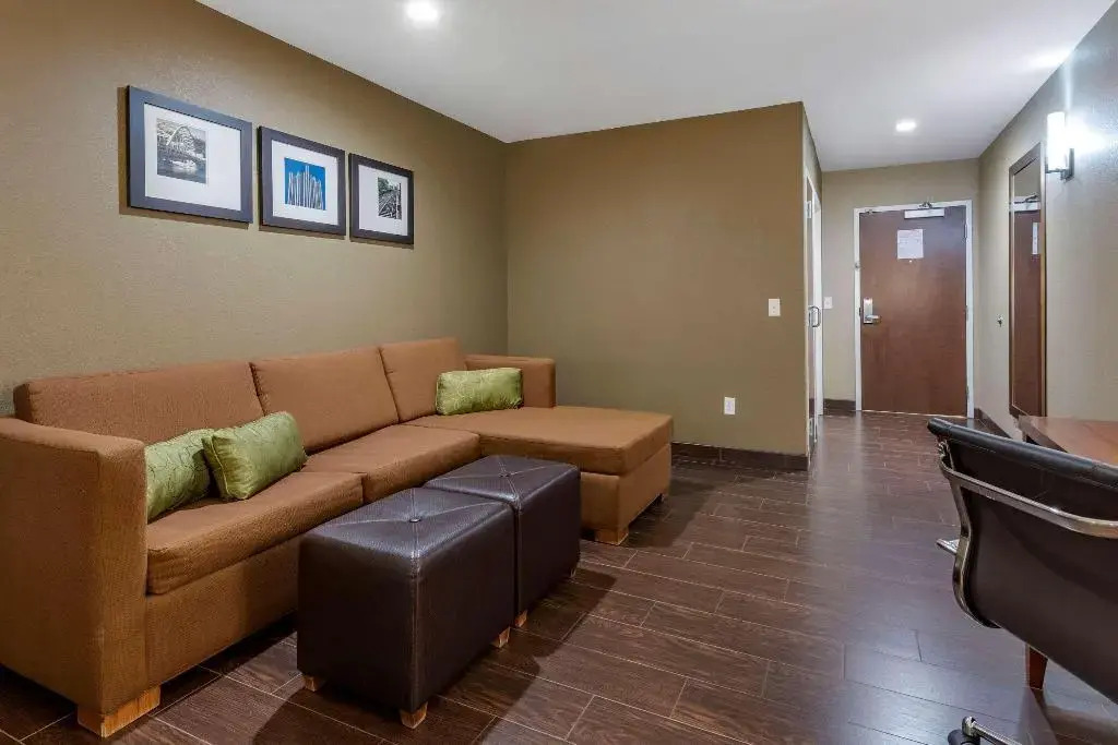 Comfort Inn & Suites Pittsburgh South