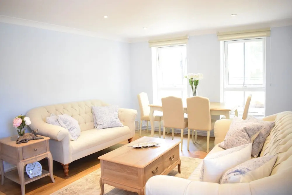 2 Bedroom Apartment In Chelsea