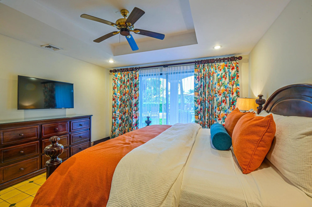 Casa Patron 6 bdr Private Home With Pool and Game Room