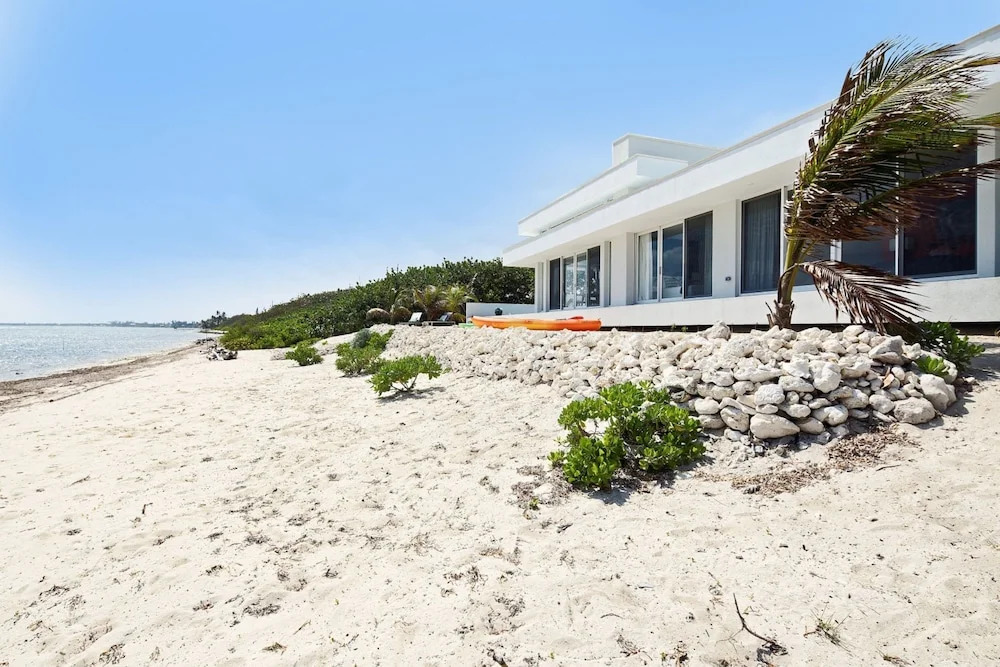 Villa Esprit (House)