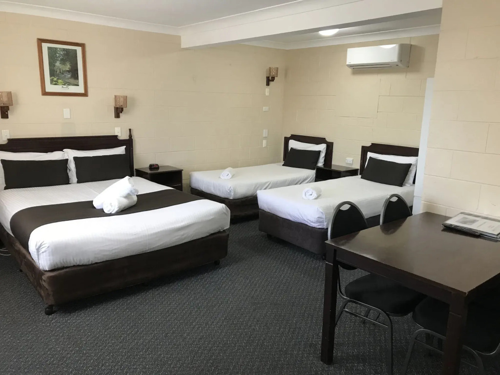 Hideaway Motor Inn