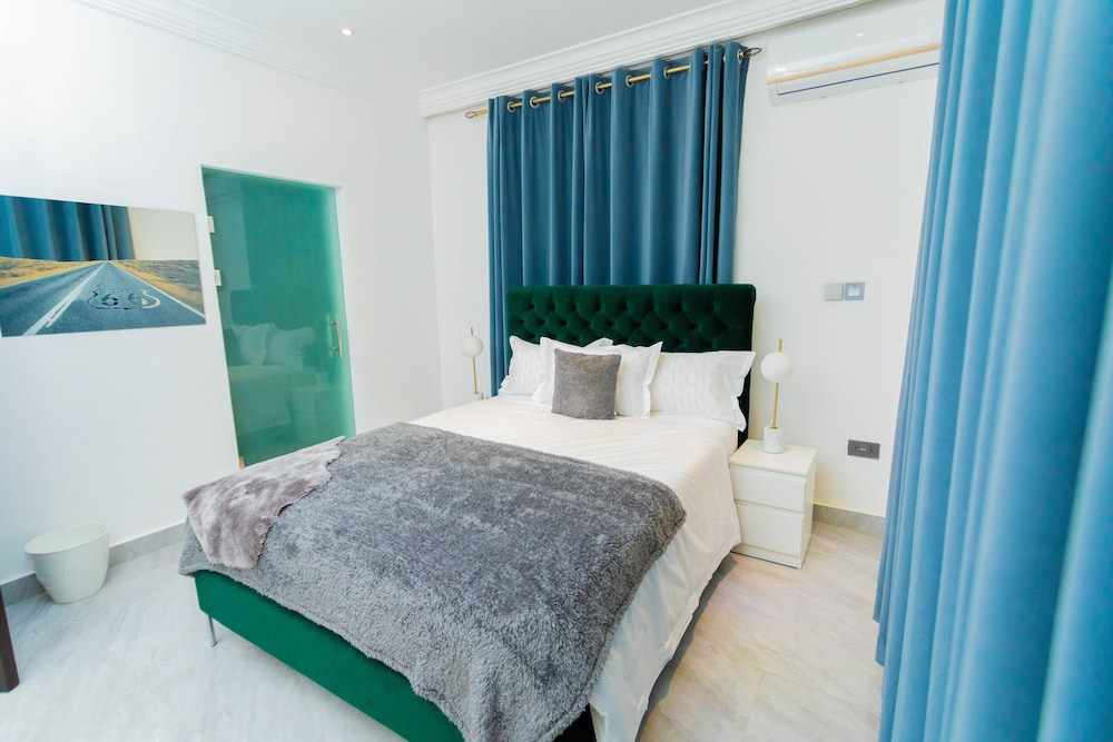 The Pearl Luxury Apartments