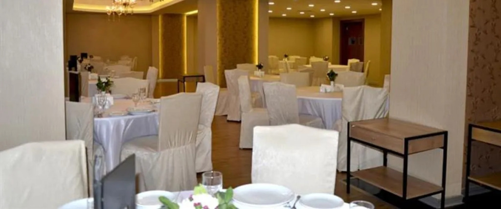 Tilmen Hotel