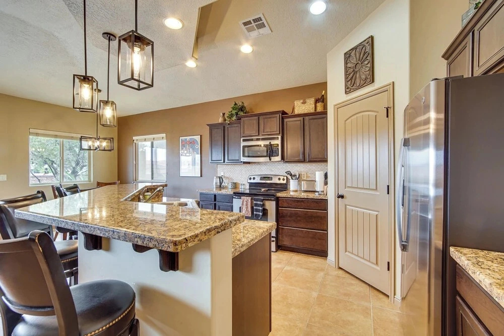 Hike, Golf & Try Your Luck! Mtn-view Mesquite Home