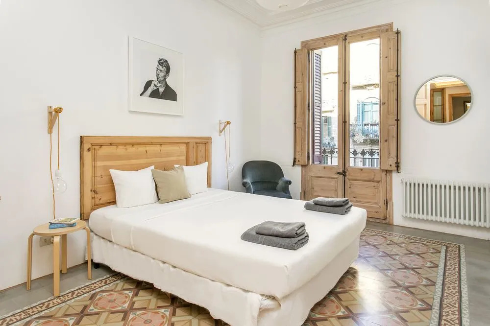 Spacious and luminous flat with balcony