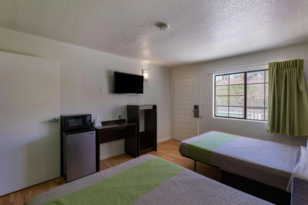 Studio 6-Barstow, CA