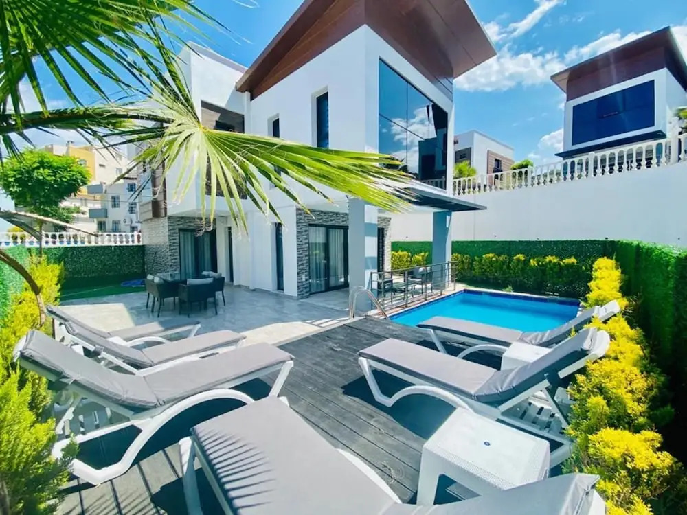 Ada Villas
