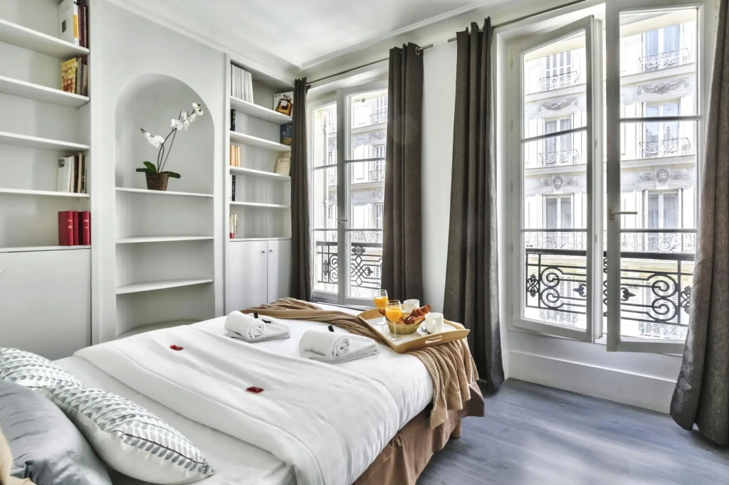 836 - Eiffel Tower View  - Parisian apartment