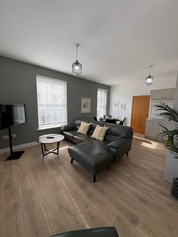 2 x bed city apartment with parking