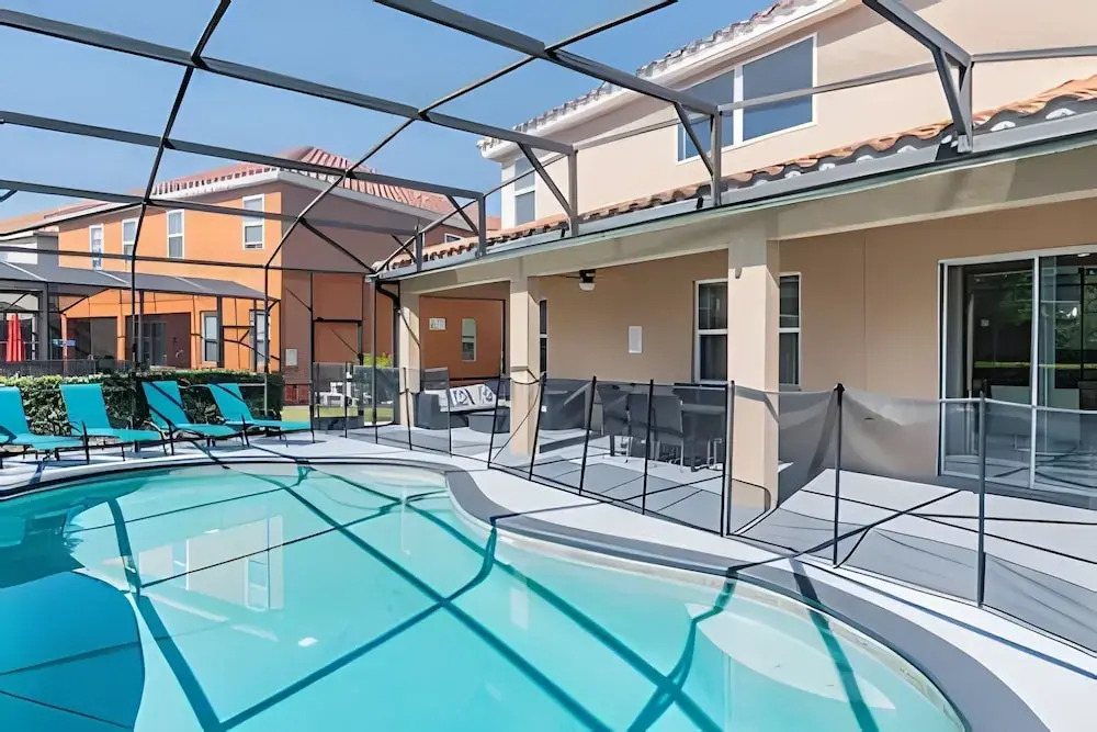 Solterra 6br, 4 Ensuites, Pool & Game Room