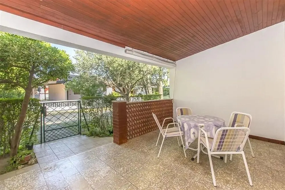 Beautiful apartment Brby near sandy beach