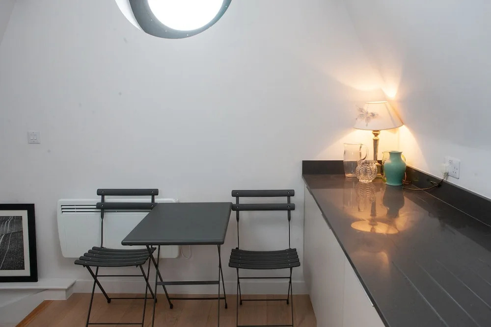 Modern 1 Bedroom Flat in Converted Church