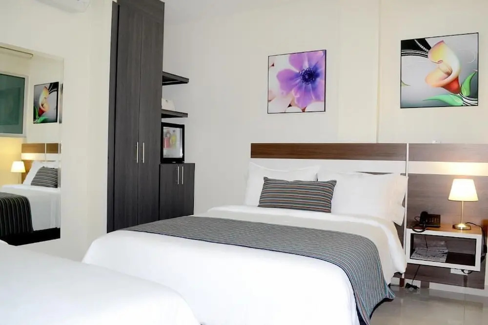 Hotel Metropolitano Plaza