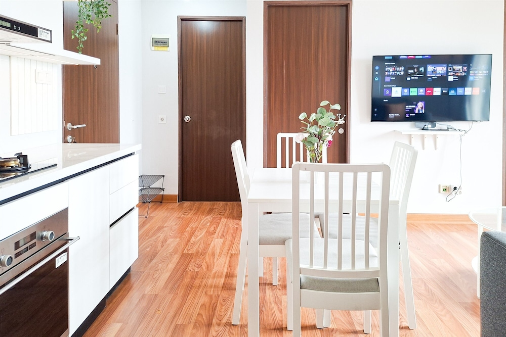 Cozy Living 3Br At Transpark Bintaro Apartment
