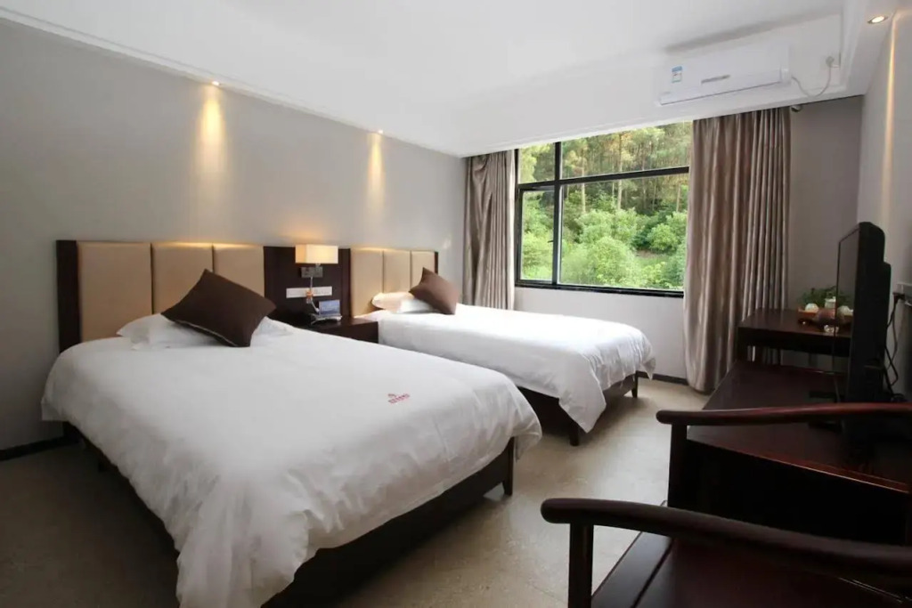 Yangshuo Spring Hill Hotel