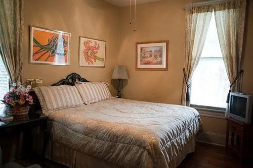 Arbor House Suites