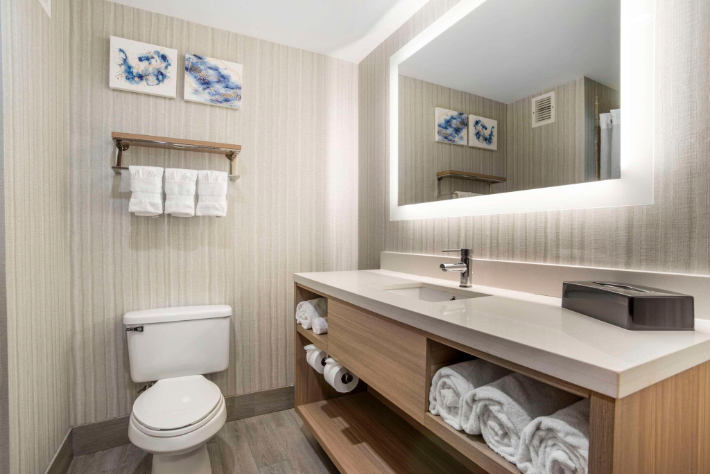 Comfort Suites At WestGate Mall