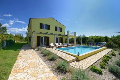 Villa LUMARE AQUA - Pool, Jacuzzi & Garden