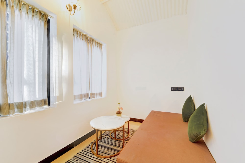 Alaya Stays Cleft 3BHK with Garden
