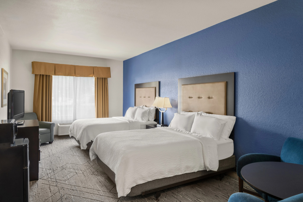 Holiday Inn Express & Suites New Buffalo, MI by IHG
