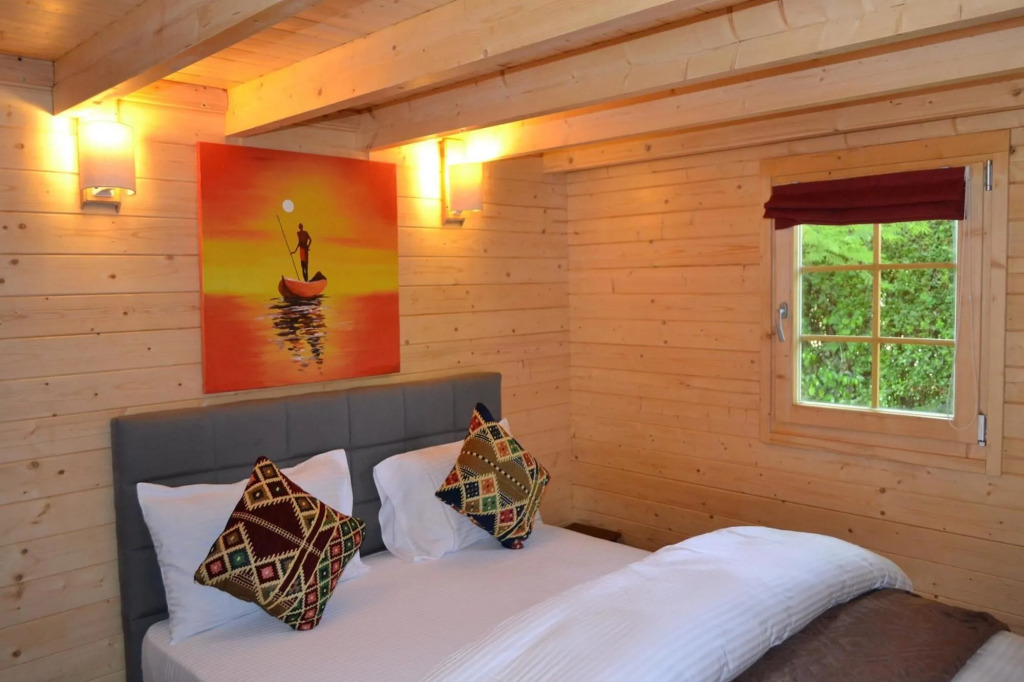 Severine Cottages and Lounge Ltd