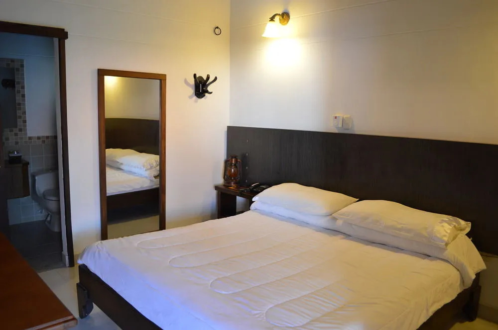 Hotel Rancho Regis