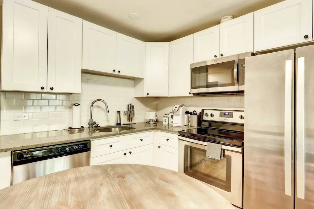 New Charming Denver Apt 2BD Sleeps 6 Great Location!
