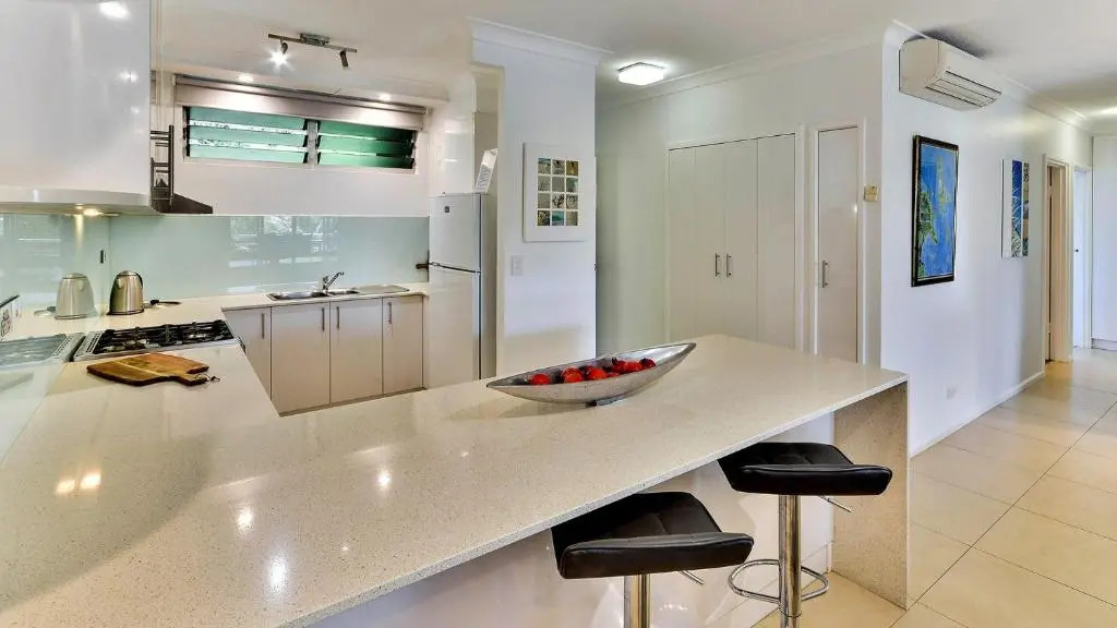 Poinciana 011 Deluxe 2 Bedroom Apartment Centrally Located With Golf Buggy