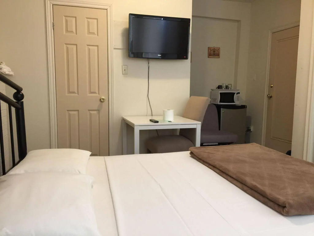 Adas Guesthouse
